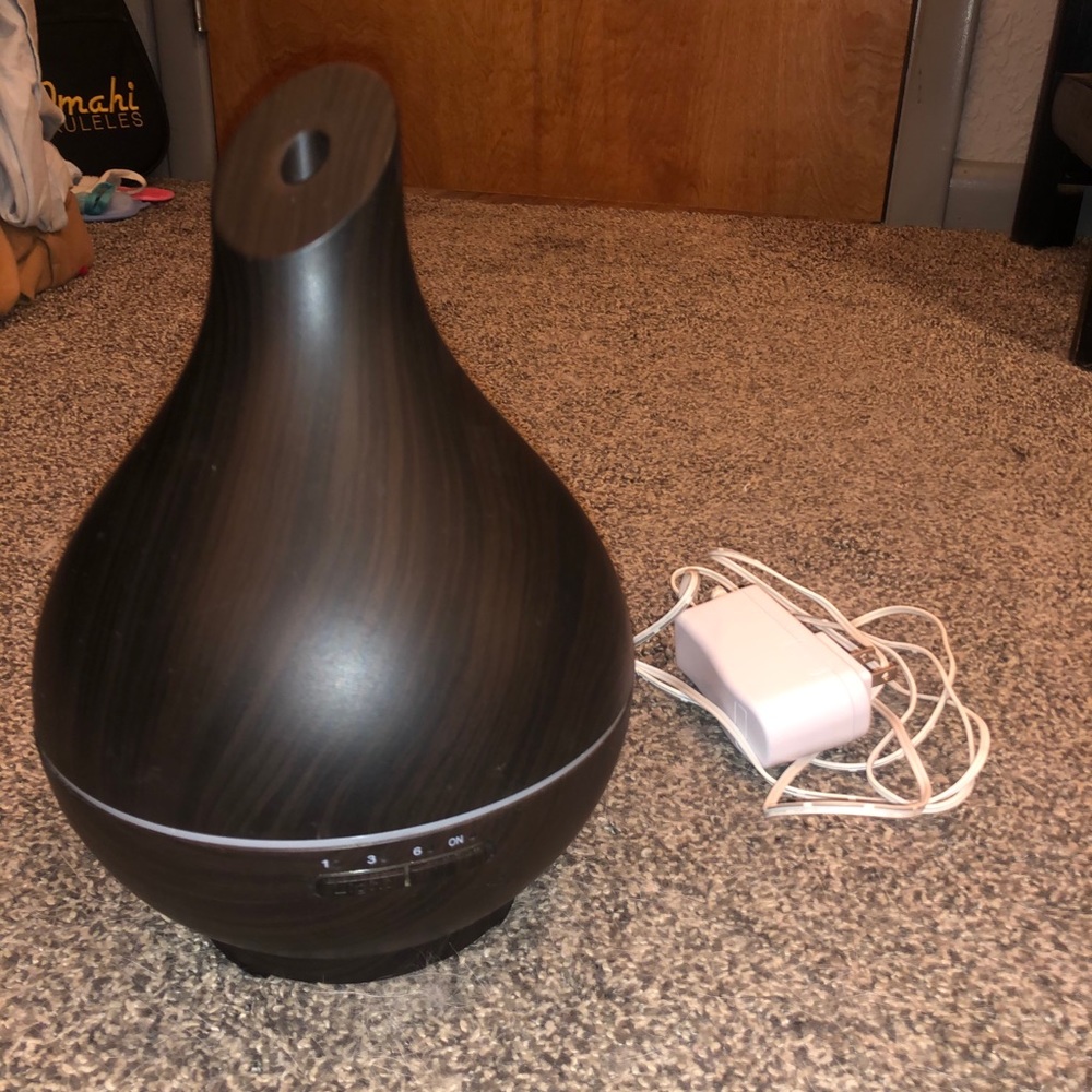 Essential oil diffuser